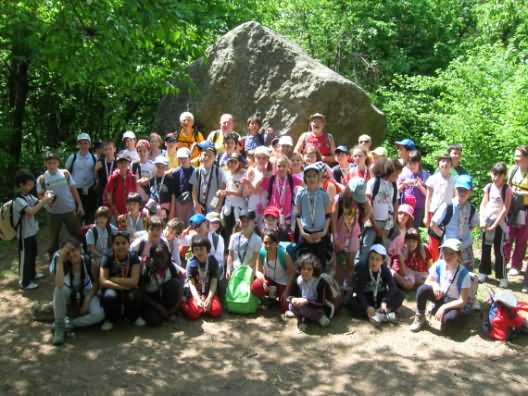 foto di gruppo alla Pietra Pendula